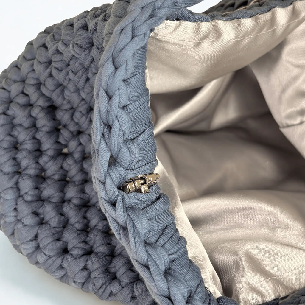 The Clutch (Navy)